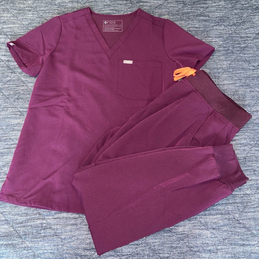 Brand new never worn FIG SET
